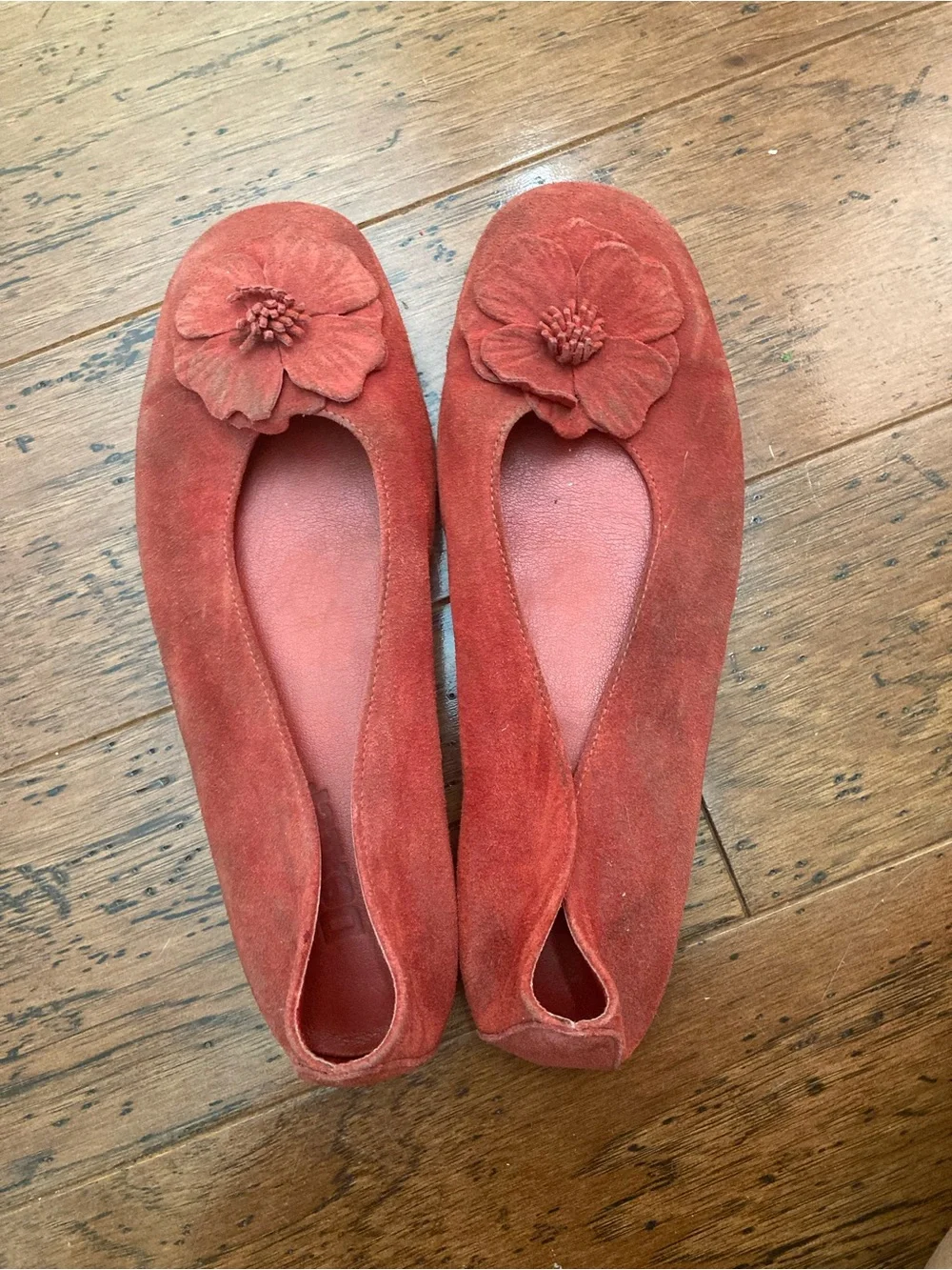 N/A red suede